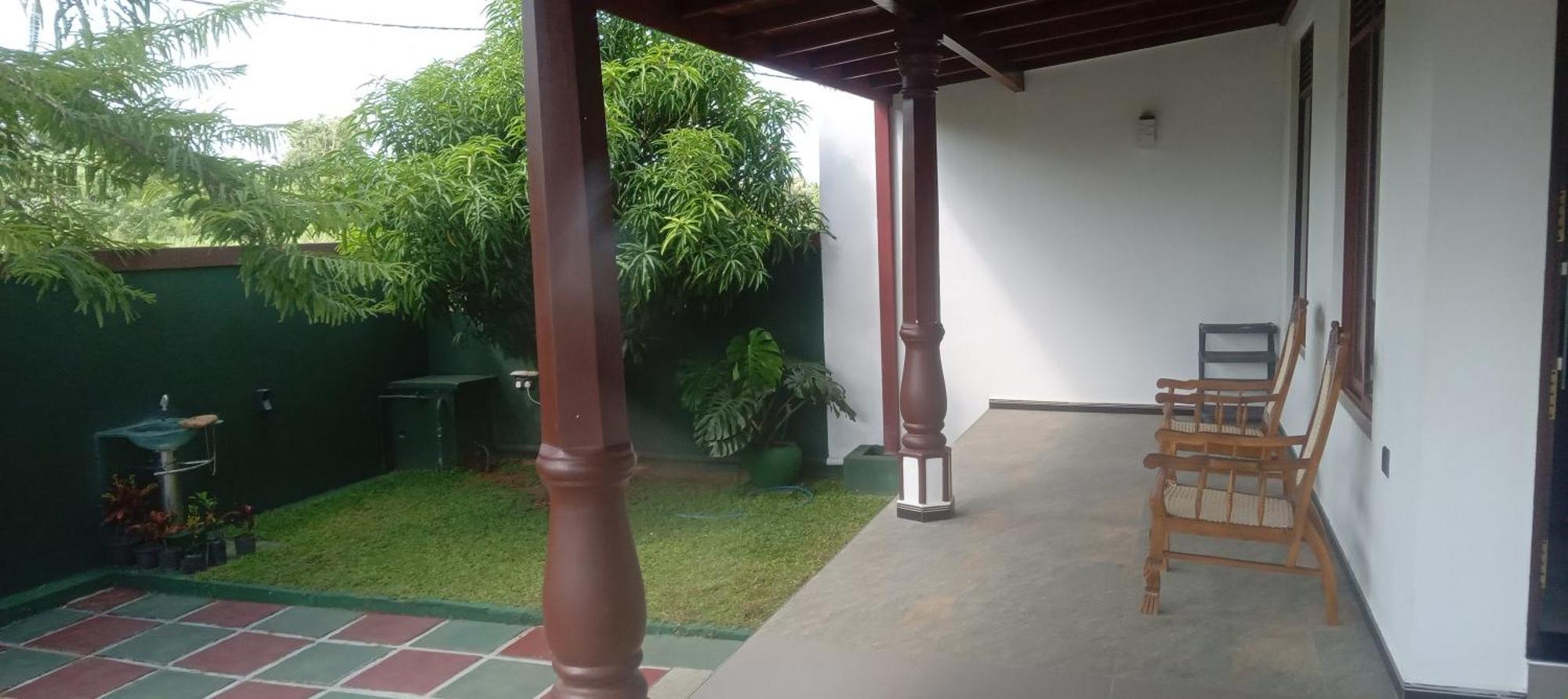 Bliss Lake, Holiday Bungalow, Thissawewa Anuradhapura Exterior photo